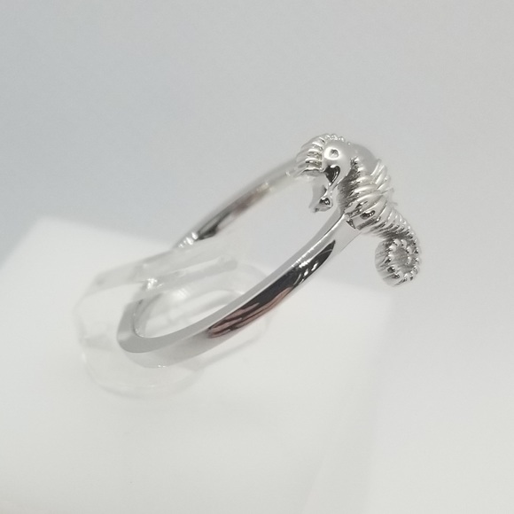 Seahorse Ring - Picture 4 of 8